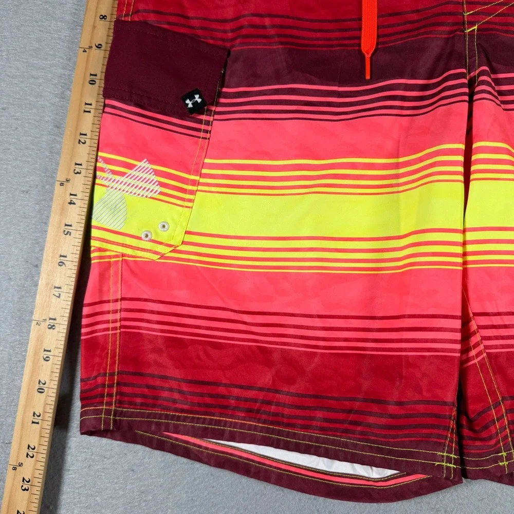 Under Armour bold stretch tropical